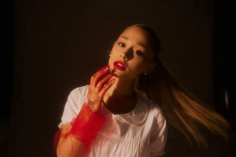 ariana grande photoshoot leak